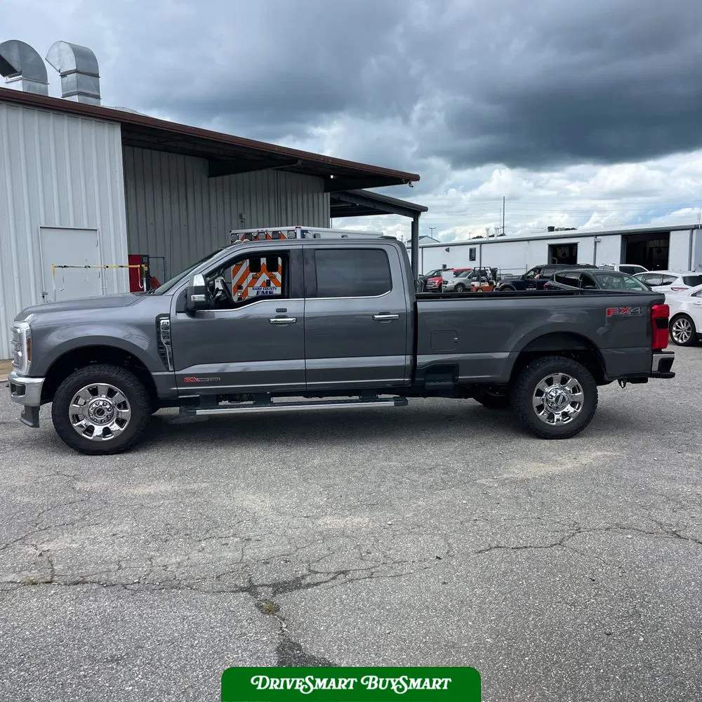 2025 Ford F-350 Super Duty Lariat
