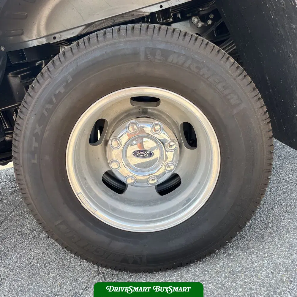 2025 Ford F-350 Super Duty Platinum