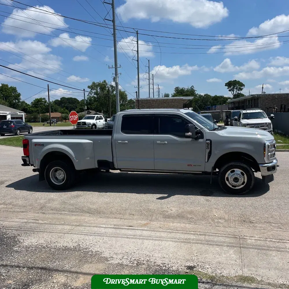 2025 Ford F-350 Super Duty Lariat