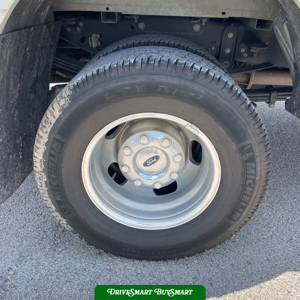 2025 Ford F-350 Super Duty Lariat