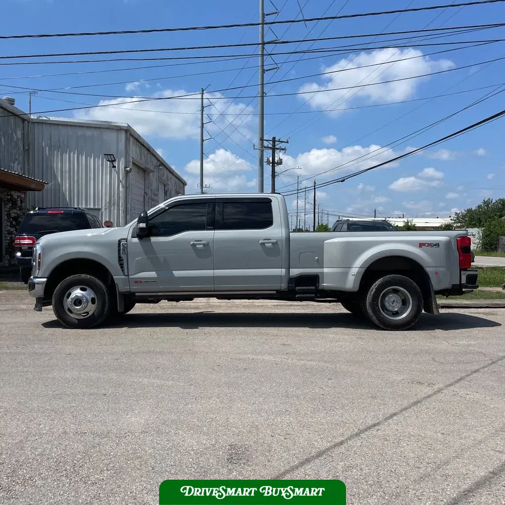 2025 Ford F-350 Super Duty Lariat
