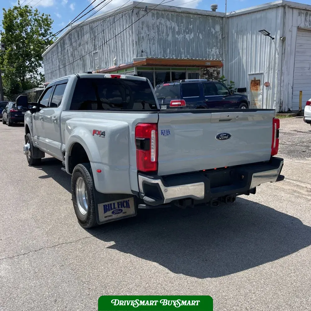 2025 Ford F-350 Super Duty Lariat