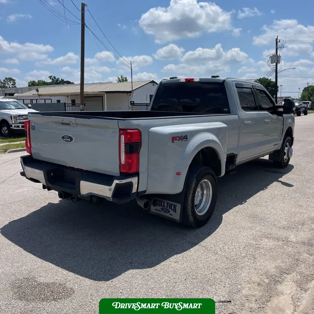 2025 Ford F-350 Super Duty Lariat