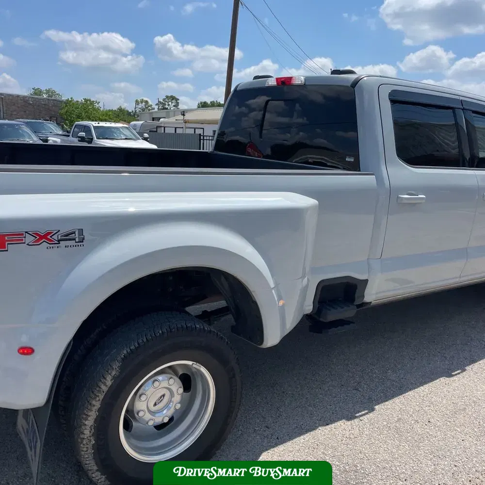 2025 Ford F-350 Super Duty Lariat