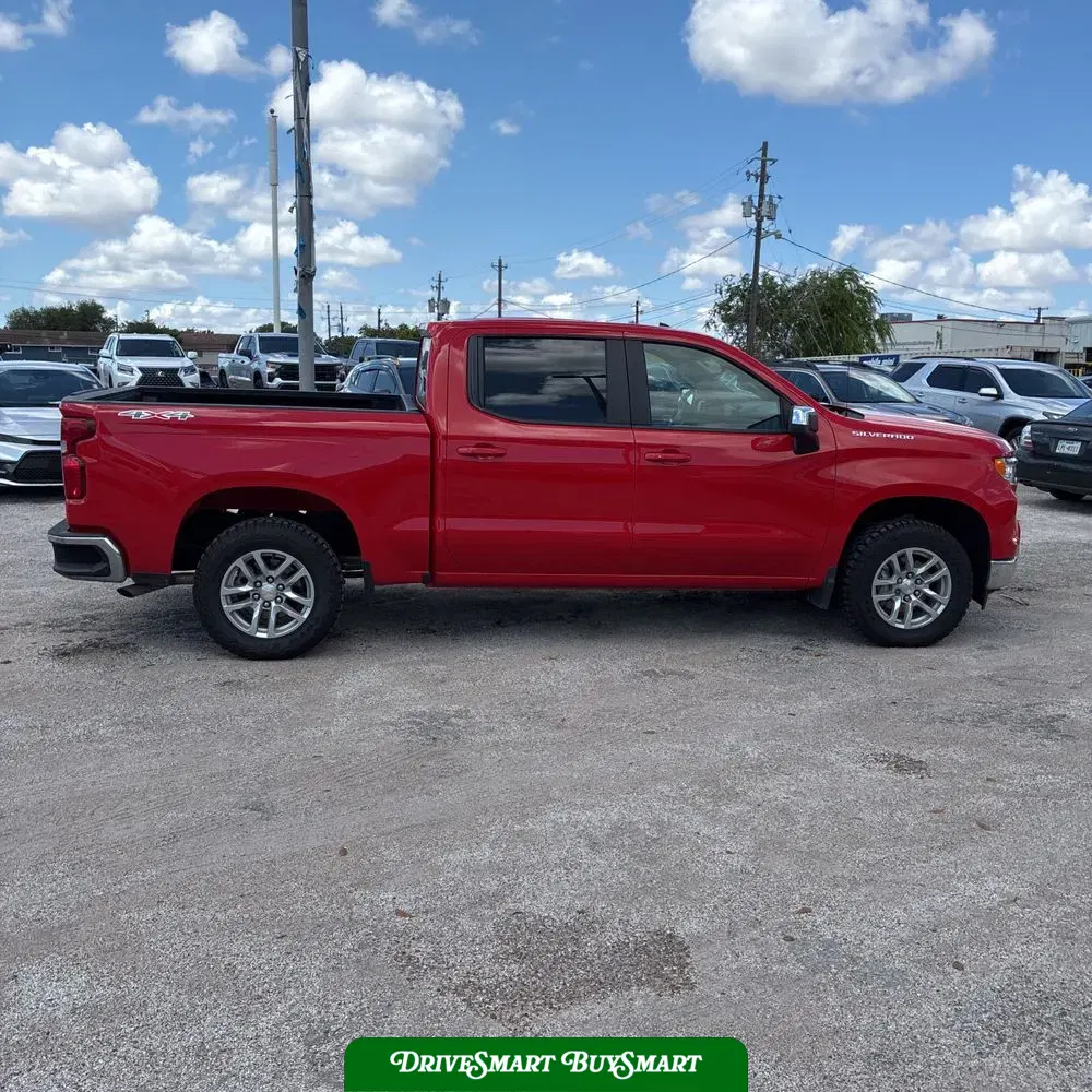 2025 Chevrolet Silverado 1500 LT