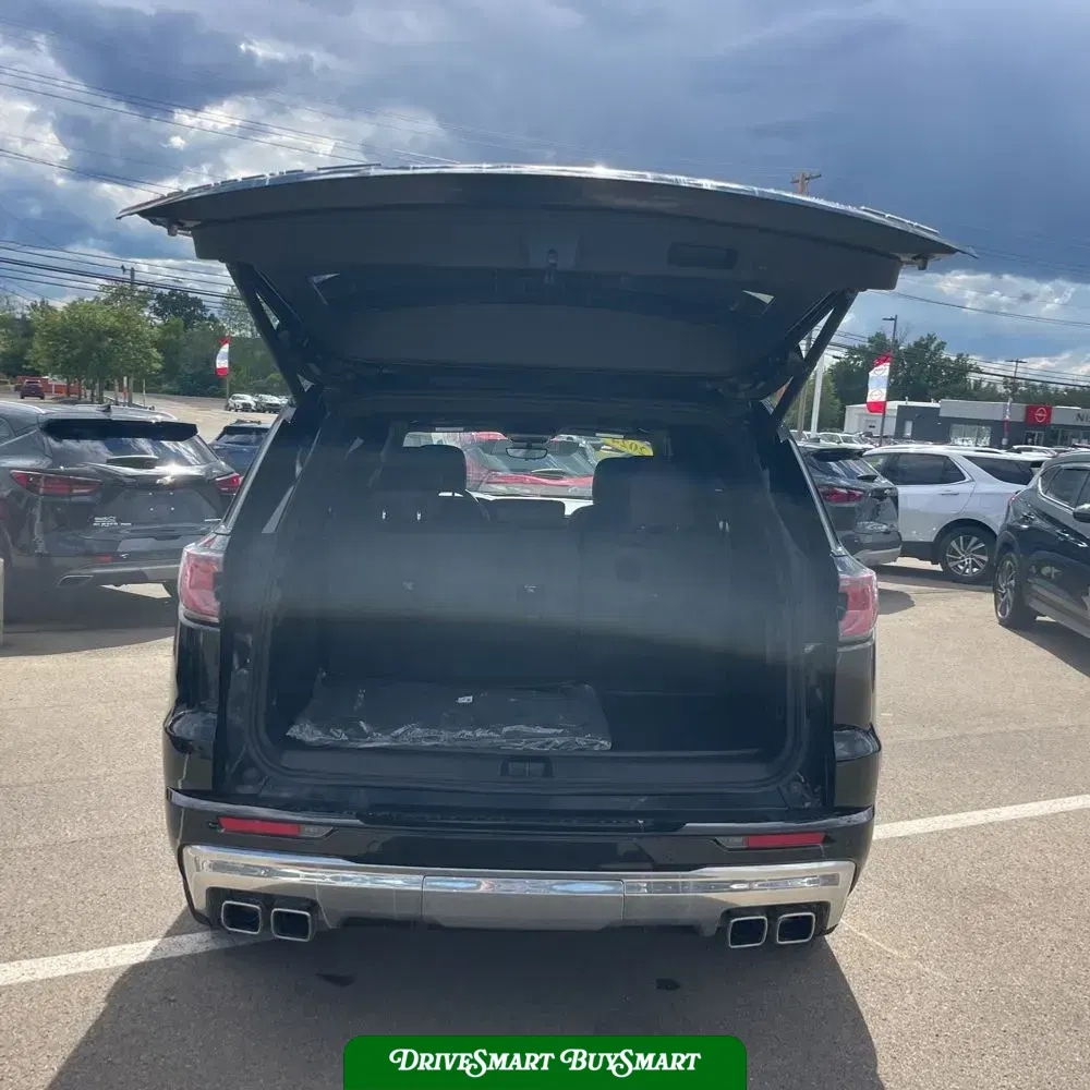 2024 GMC Acadia Denali