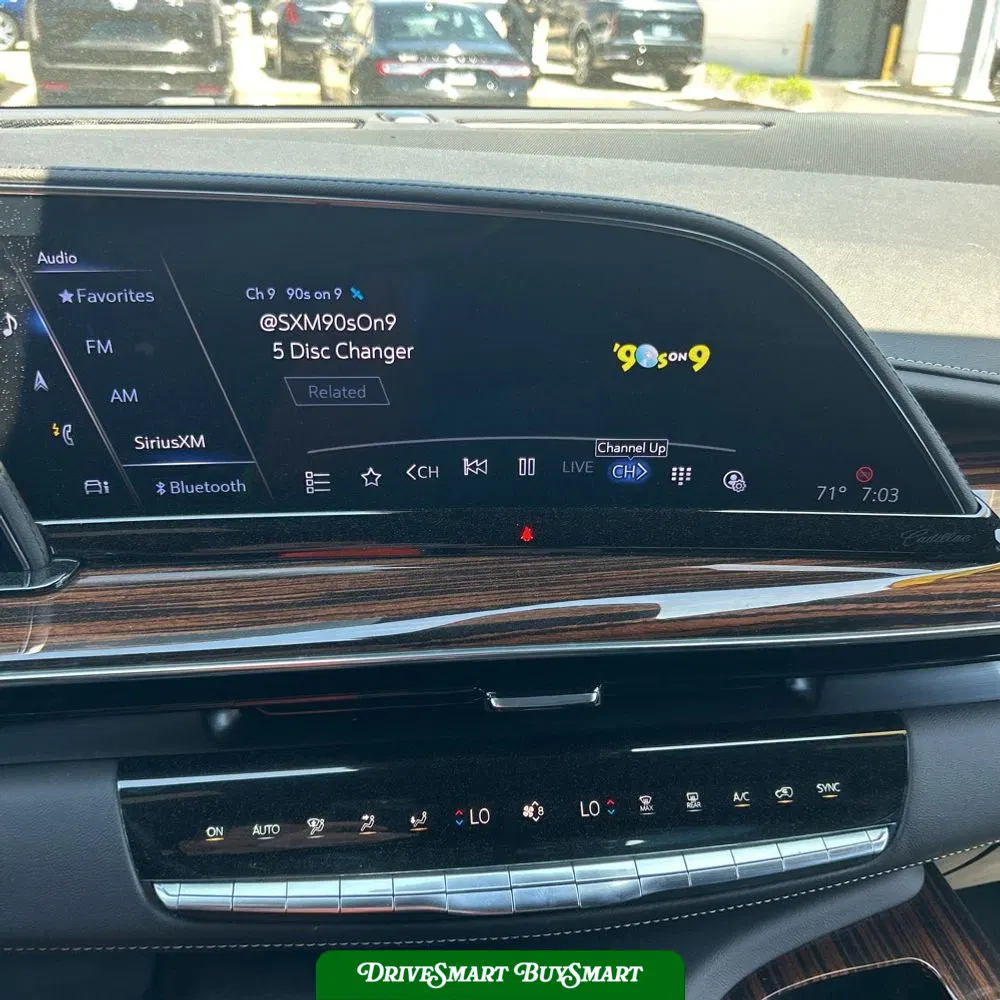 2022 Cadillac Escalade ESV Premium Luxury