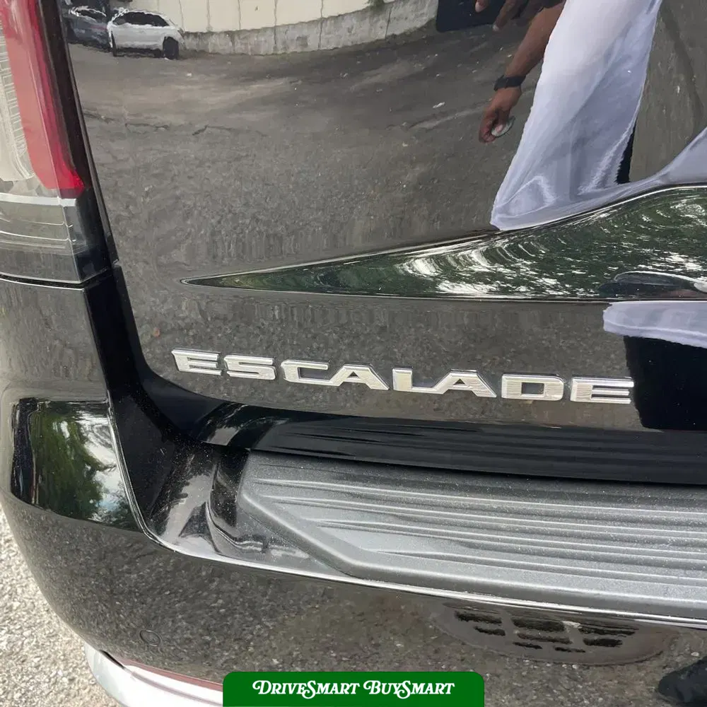 2022 Cadillac Escalade ESV Premium Luxury