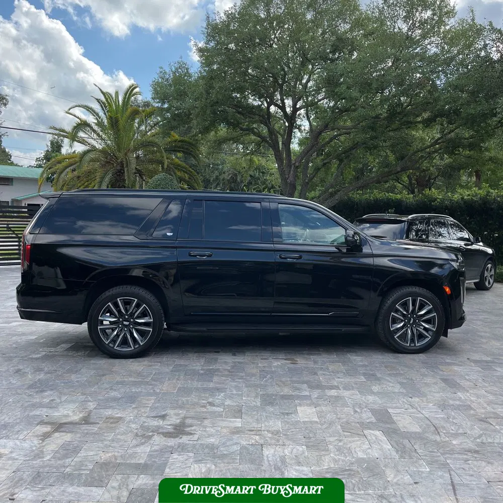 2023 Cadillac Escalade ESV Sport