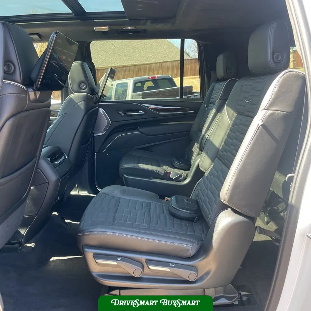 2023 Cadillac Escalade ESV Sport Platinum