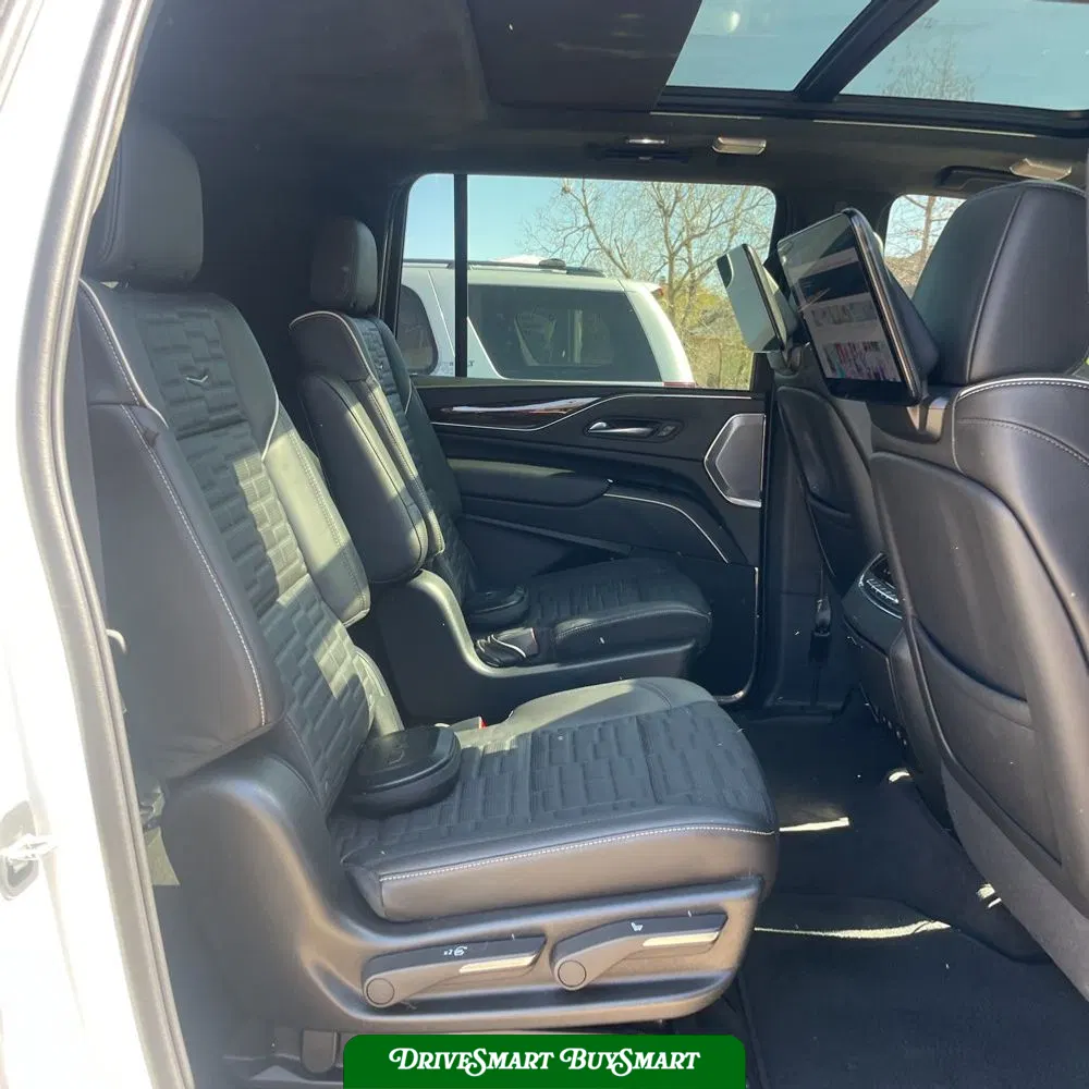 2023 Cadillac Escalade ESV Sport Platinum