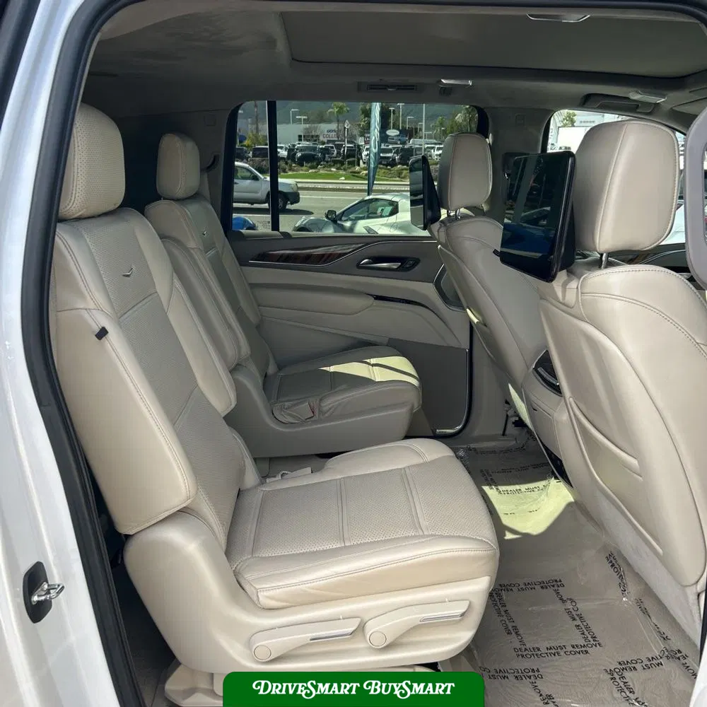 2023 Cadillac Escalade ESV Sport Platinum