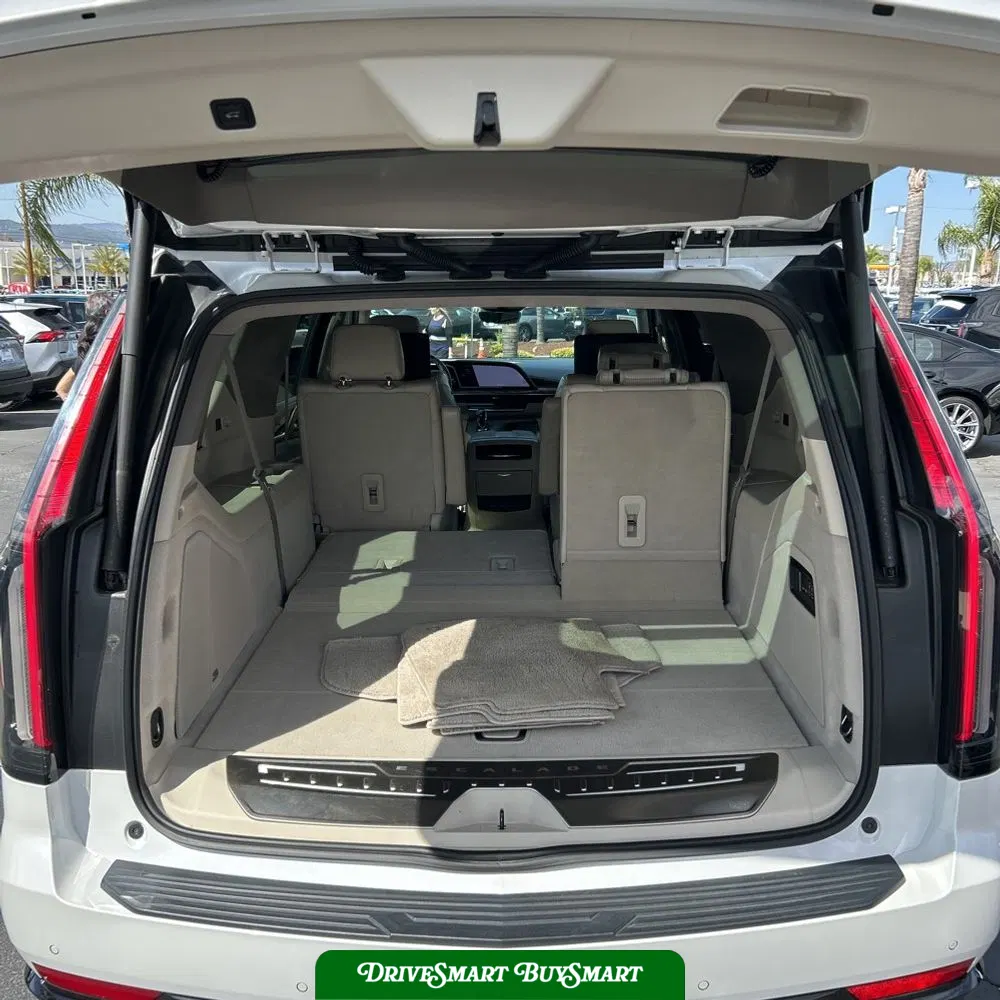 2023 Cadillac Escalade ESV Sport Platinum