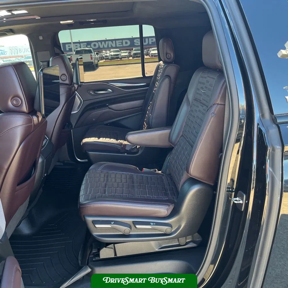 2023 Cadillac Escalade ESV Sport Platinum
