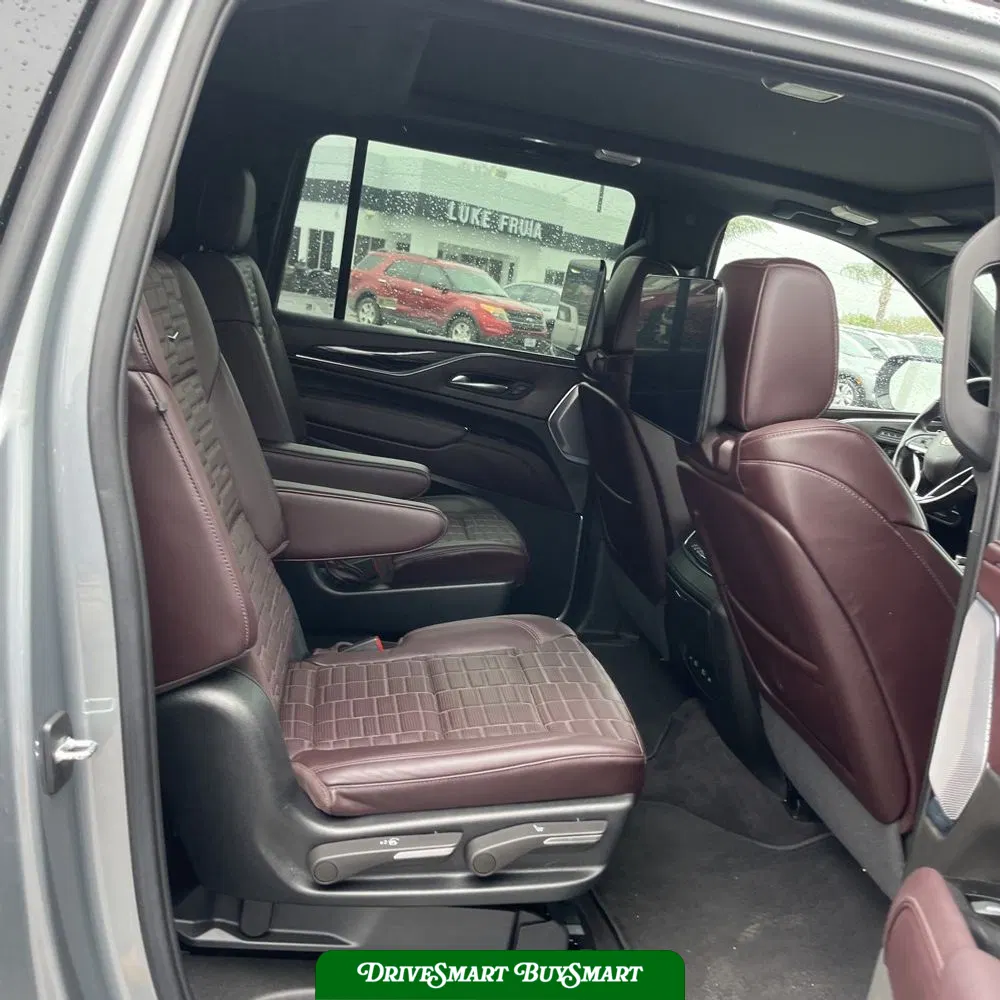 2023 Cadillac Escalade-V ESV Base