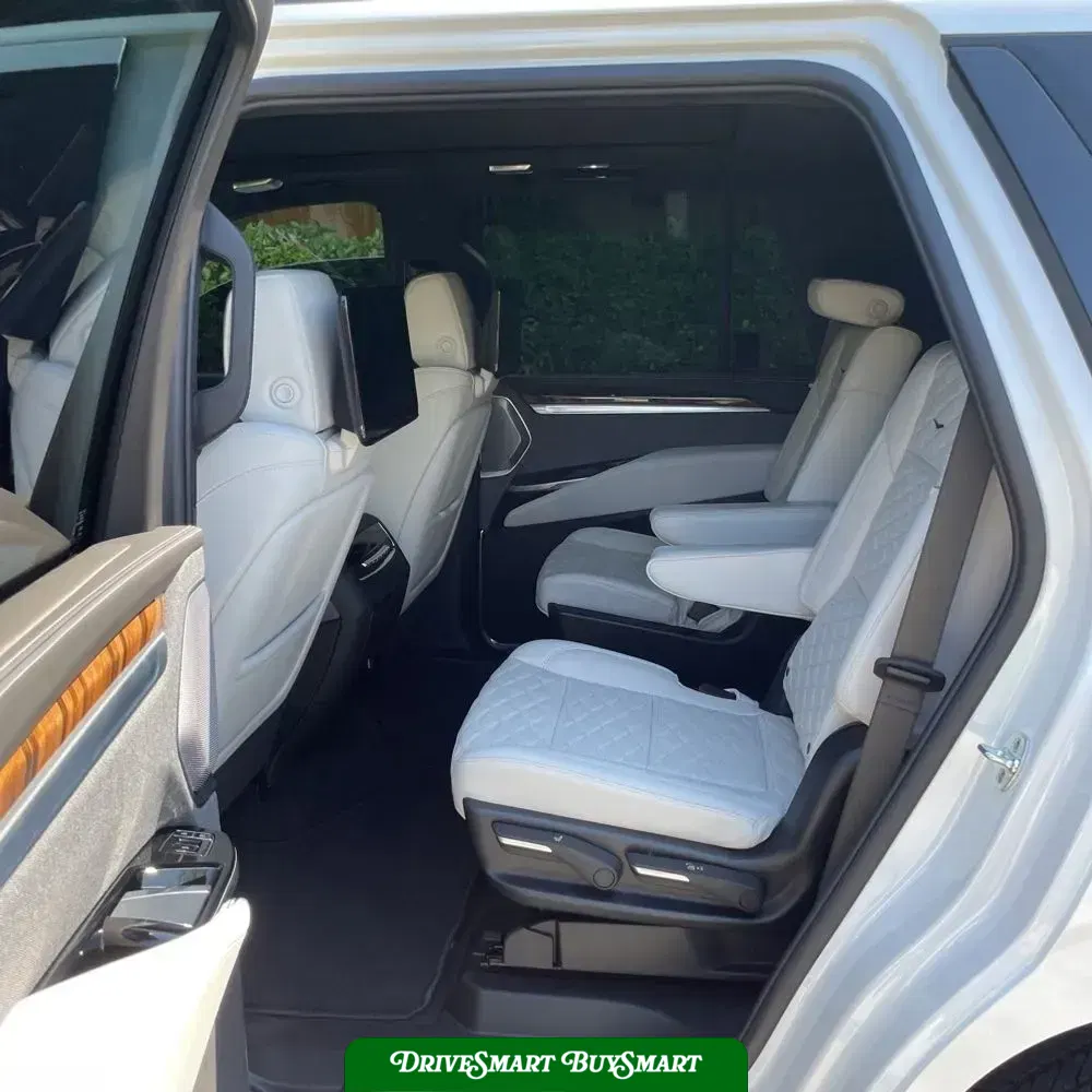 2025 Cadillac Escalade Sport Platinum