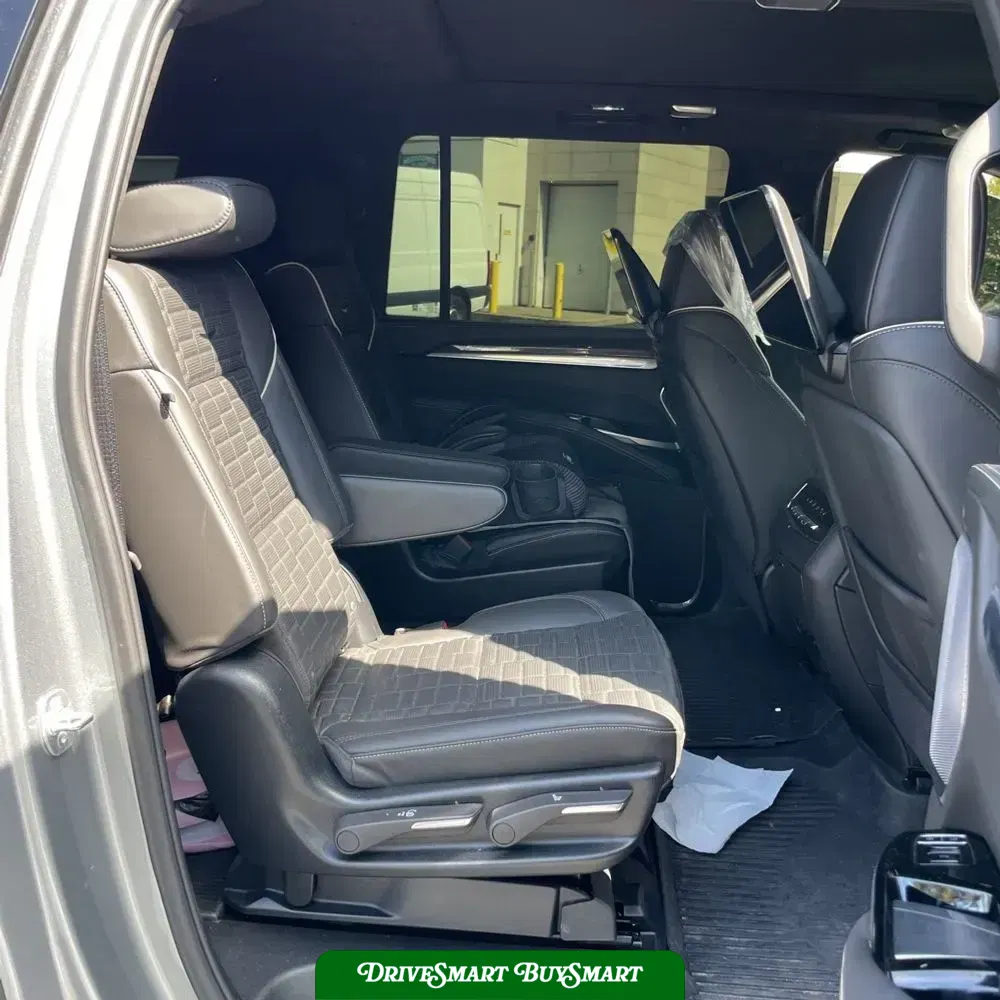 2025 Cadillac Escalade-V ESV Base