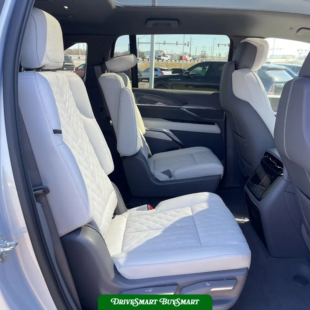 2025 Cadillac Escalade IQ Luxury 1
