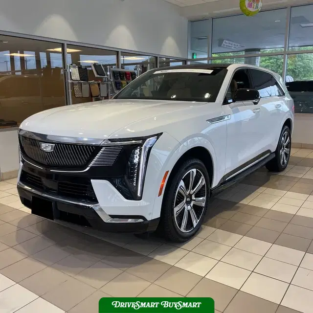 2025 Cadillac Escalade IQ Luxury 2