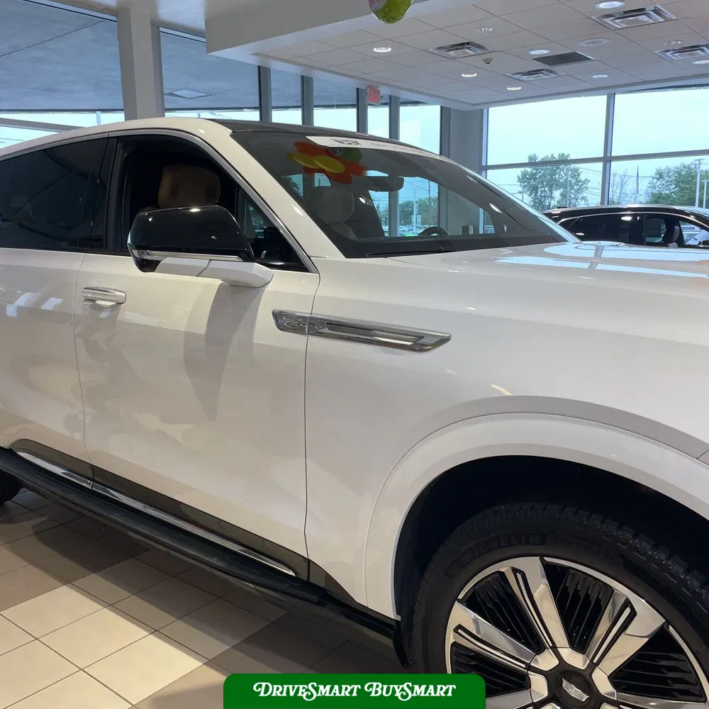 2025 Cadillac Escalade IQ Luxury 2