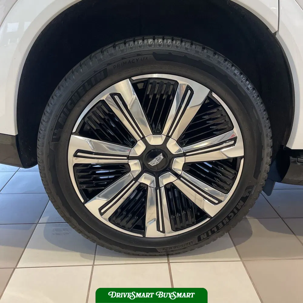 2025 Cadillac Escalade IQ Luxury 2