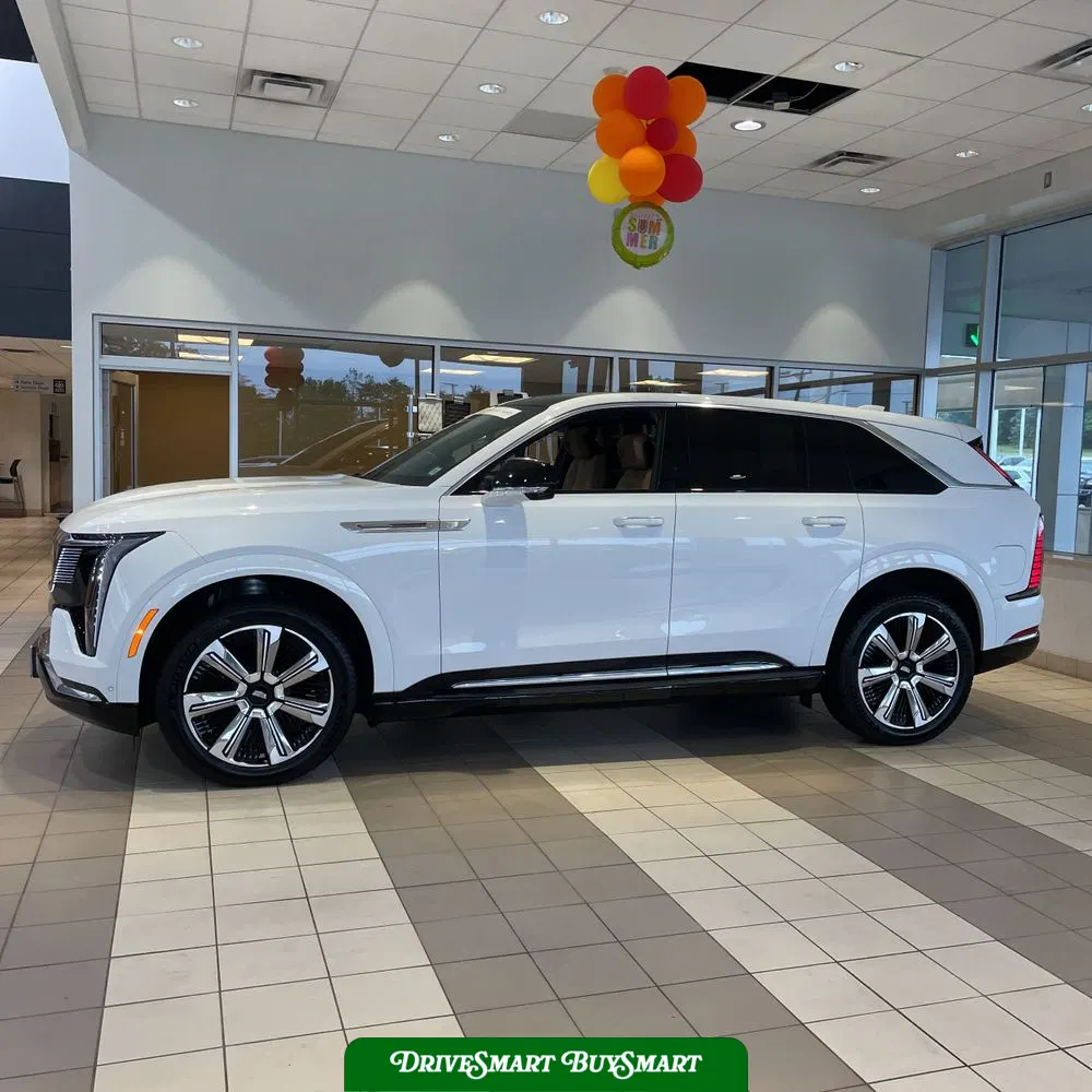 2025 Cadillac Escalade IQ Luxury 2