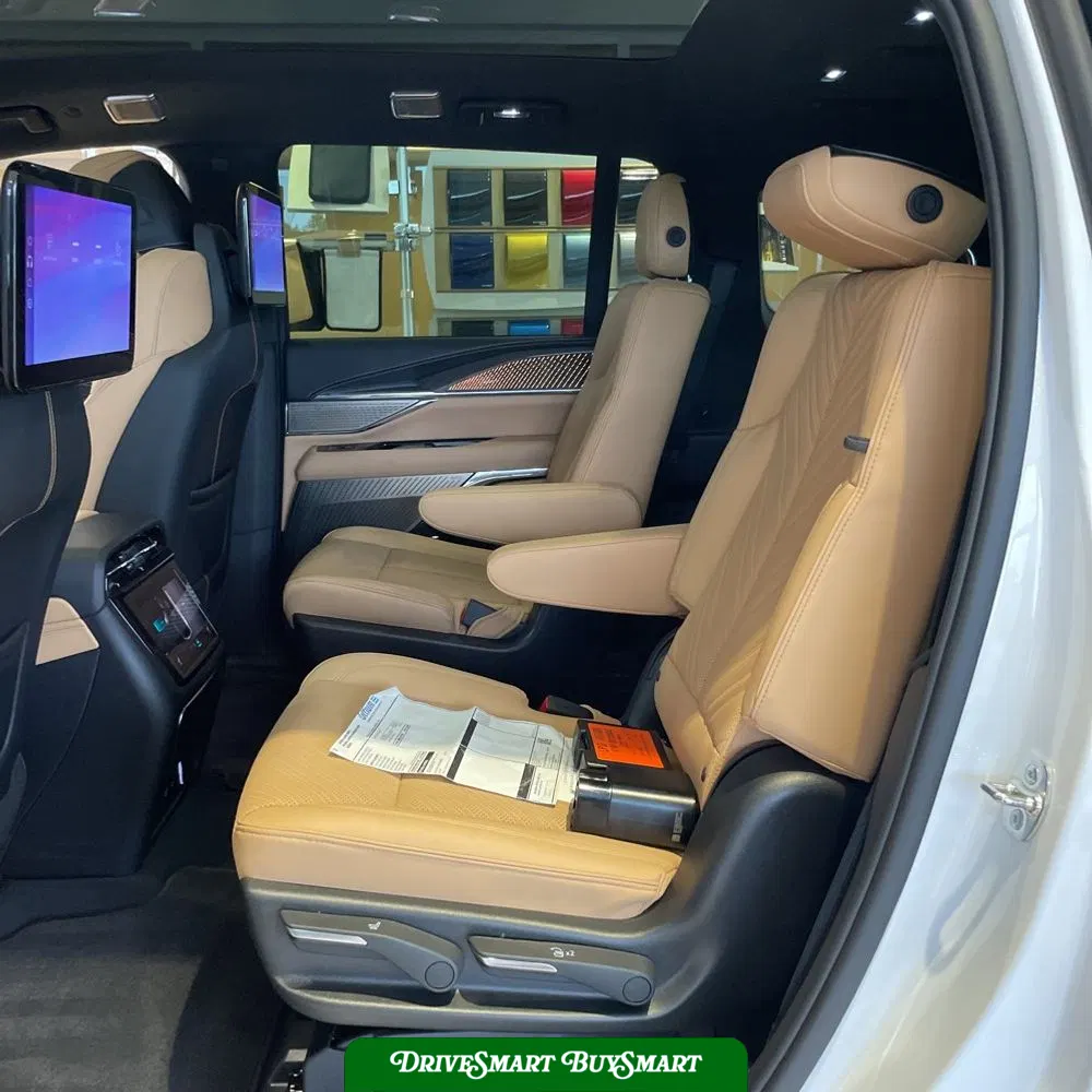 2025 Cadillac Escalade IQ Luxury 2