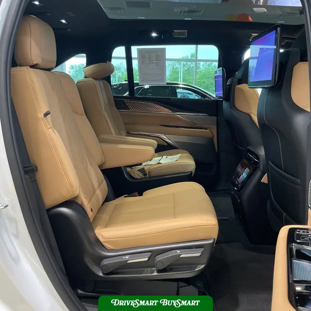 2025 Cadillac Escalade IQ Luxury 2