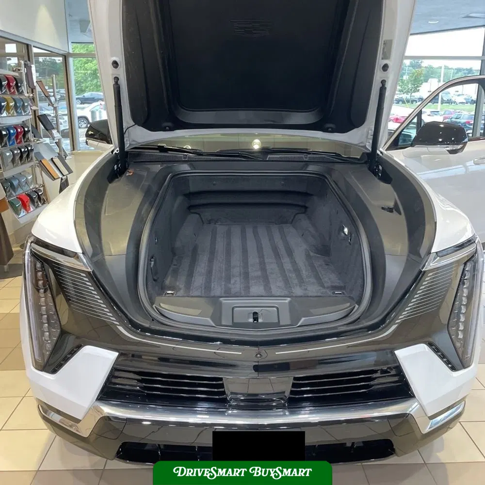 2025 Cadillac Escalade IQ Luxury 2
