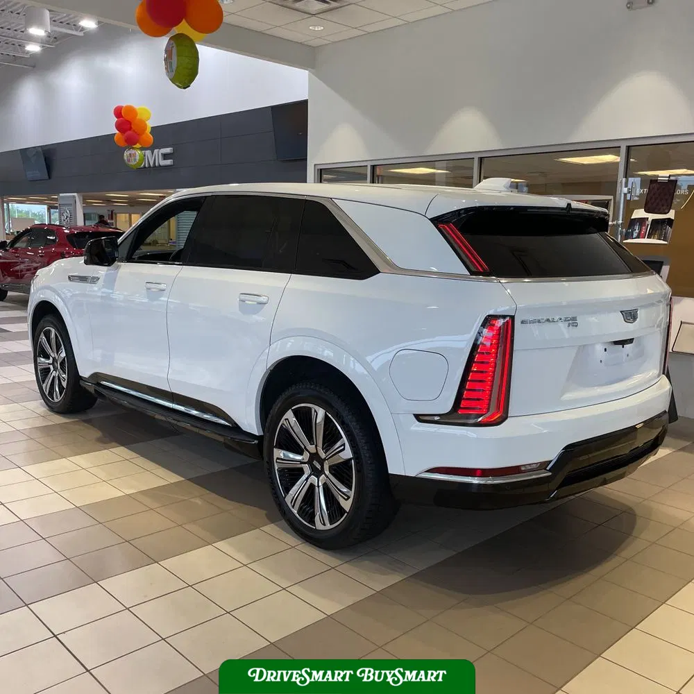 2025 Cadillac Escalade IQ Luxury 2