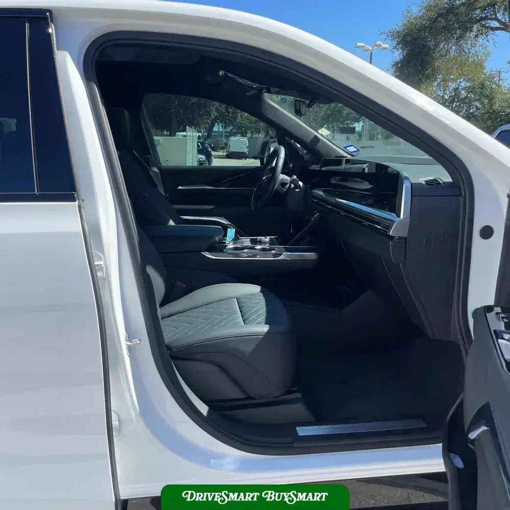 2025 Cadillac Escalade IQ Sport 1