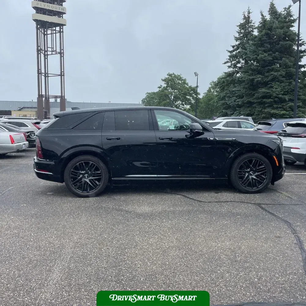 2025 Cadillac Escalade IQ Sport 2
