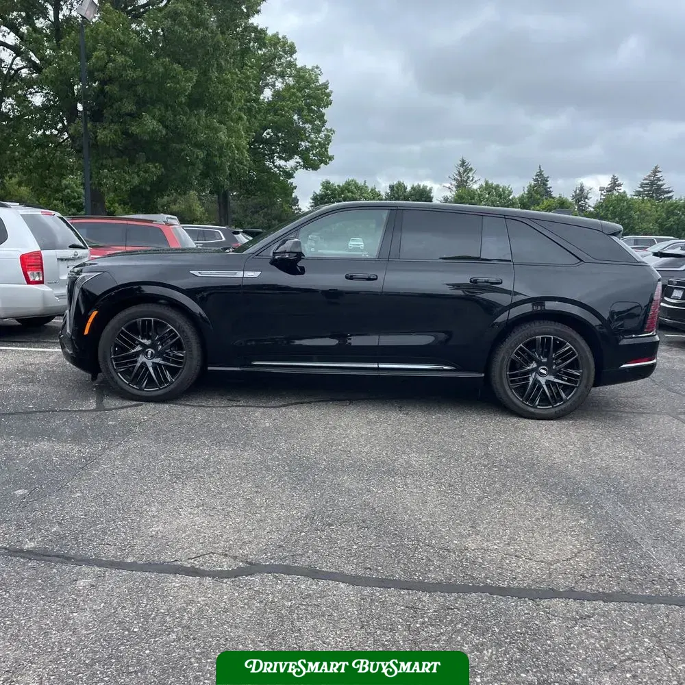 2025 Cadillac Escalade IQ Sport 2
