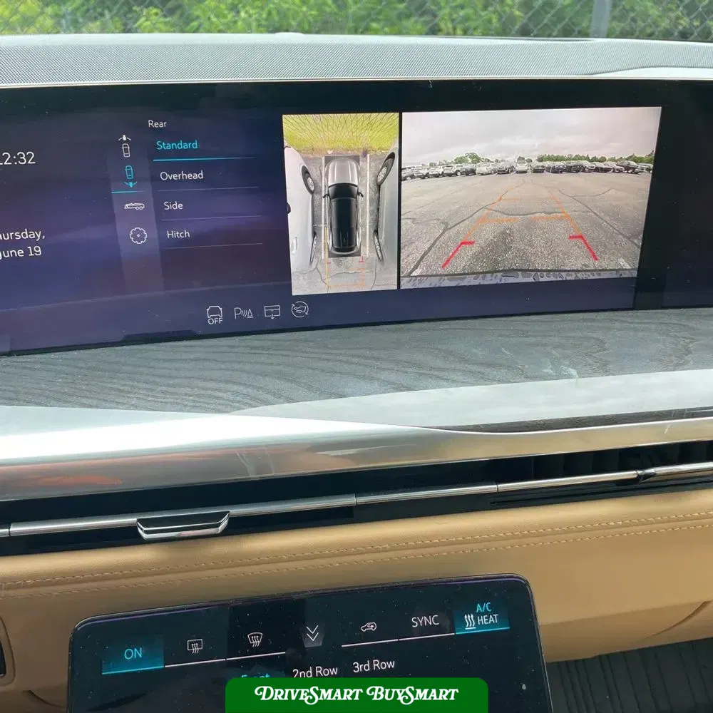 2025 Cadillac Escalade IQ Sport 2