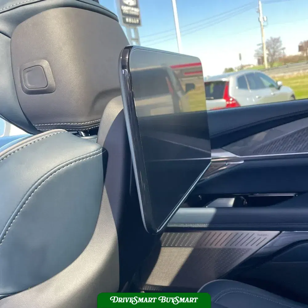 2025 Cadillac Escalade IQ Sport 2