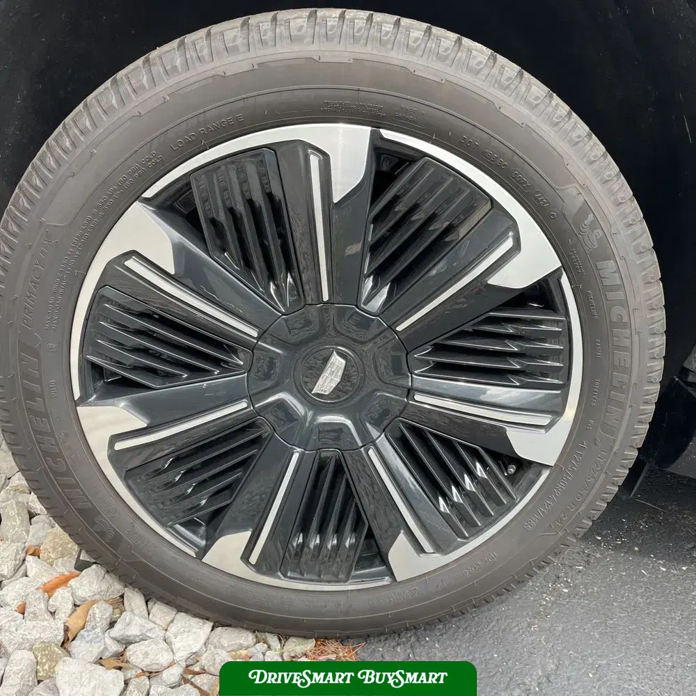 2025 Cadillac Escalade IQ Sport 2