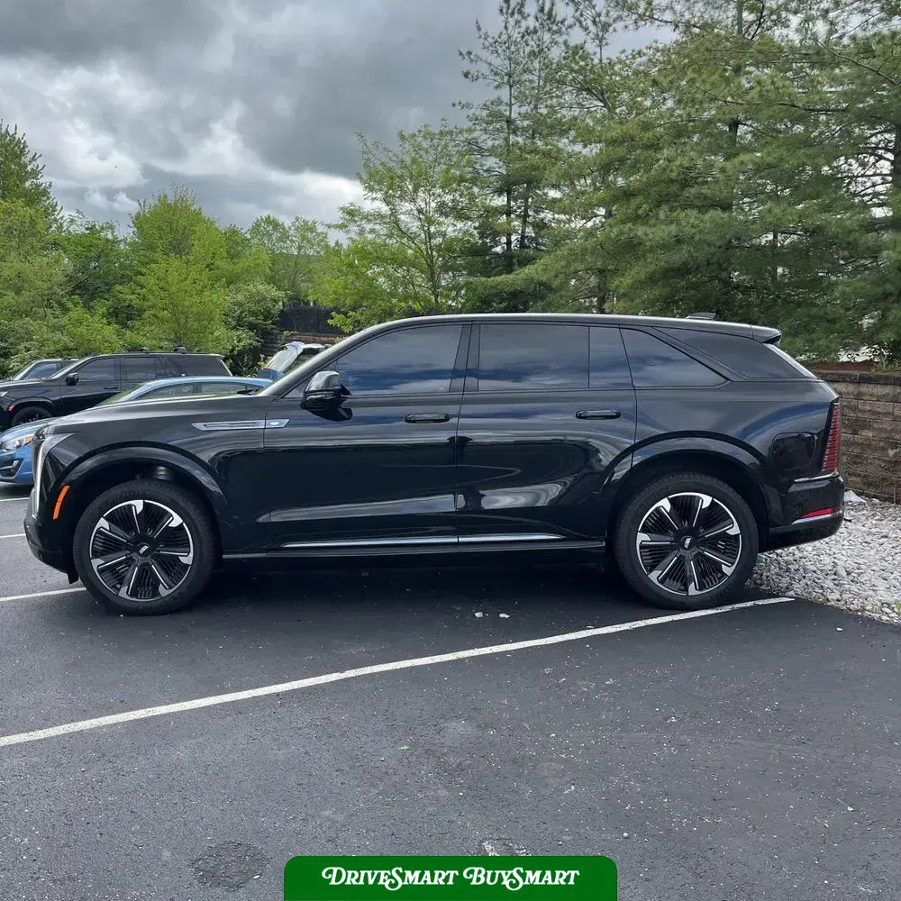 2025 Cadillac Escalade IQ Sport 2