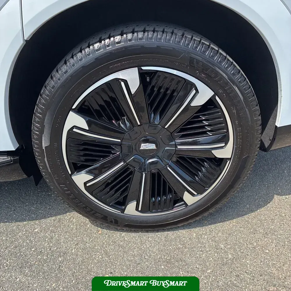 2025 Cadillac Escalade IQ Sport 2