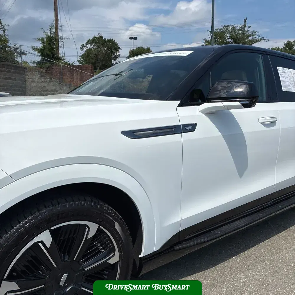 2025 Cadillac Escalade IQ Sport 2