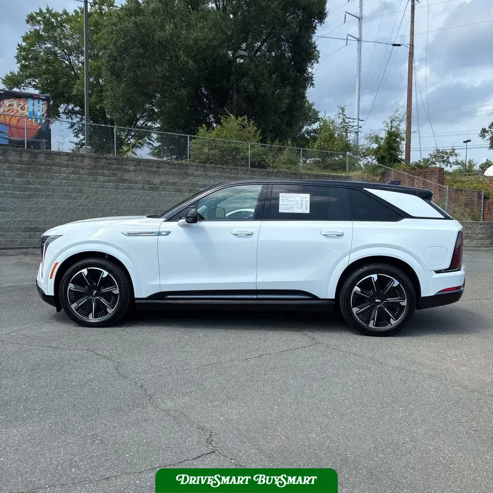 2025 Cadillac Escalade IQ Sport 2