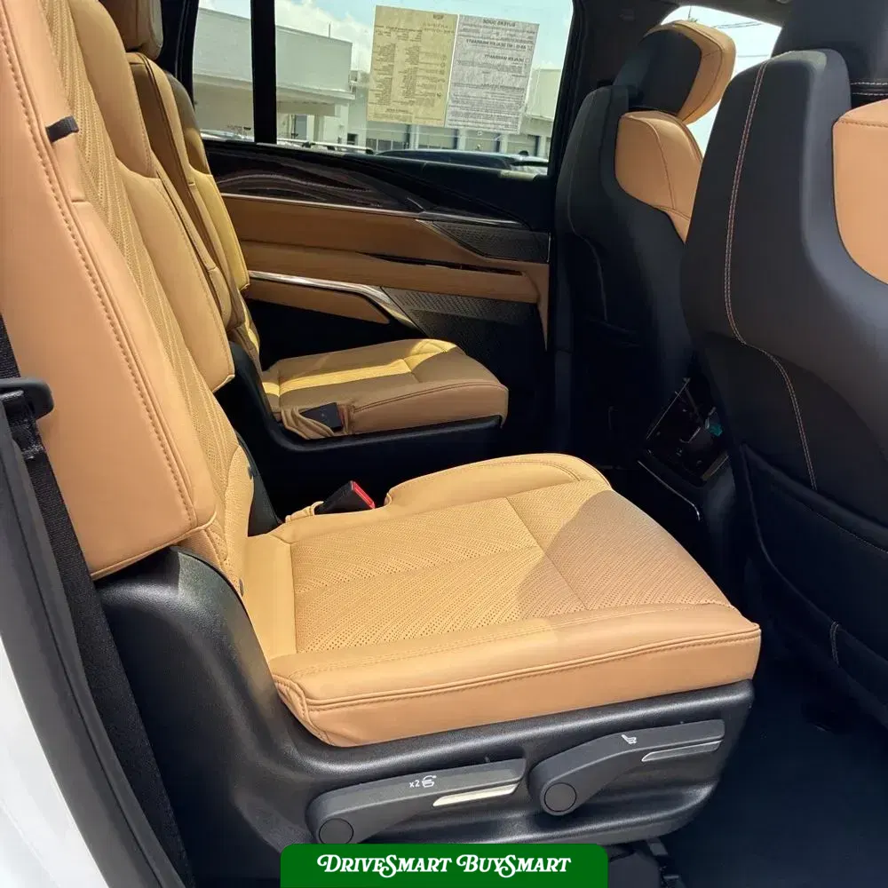 2025 Cadillac Escalade IQ Sport 2