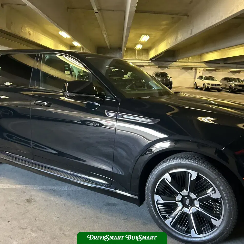 2025 Cadillac Escalade IQ Sport 2