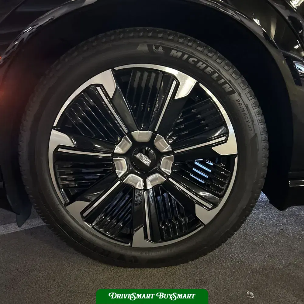 2025 Cadillac Escalade IQ Sport 2