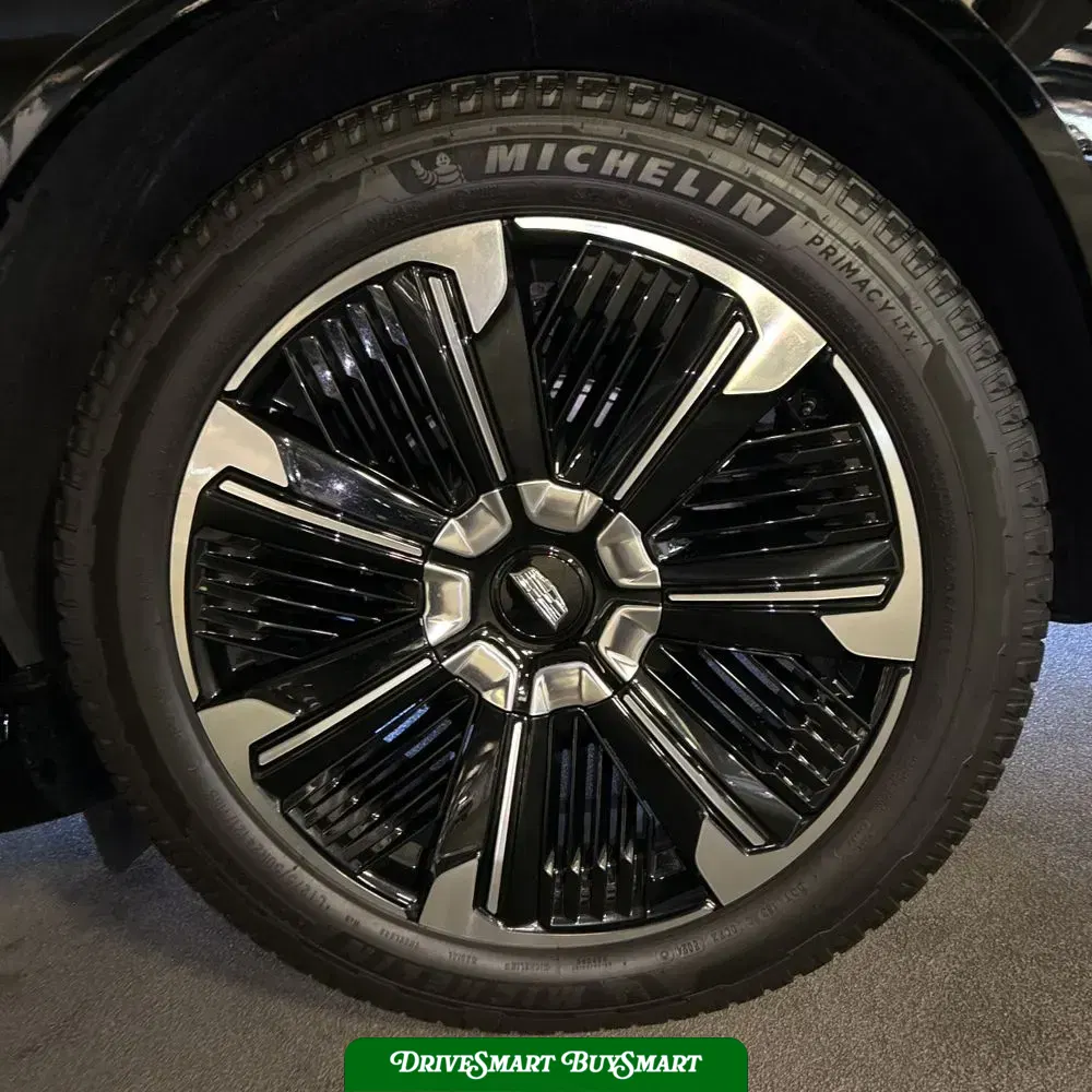 2025 Cadillac Escalade IQ Sport 2