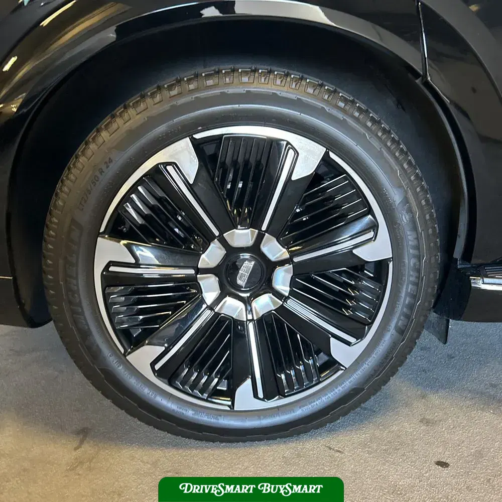 2025 Cadillac Escalade IQ Sport 2