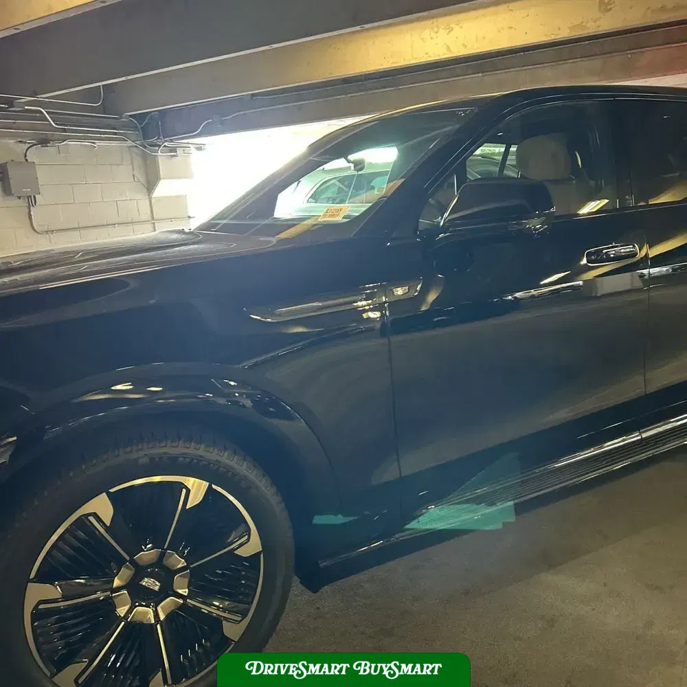 2025 Cadillac Escalade IQ Sport 2
