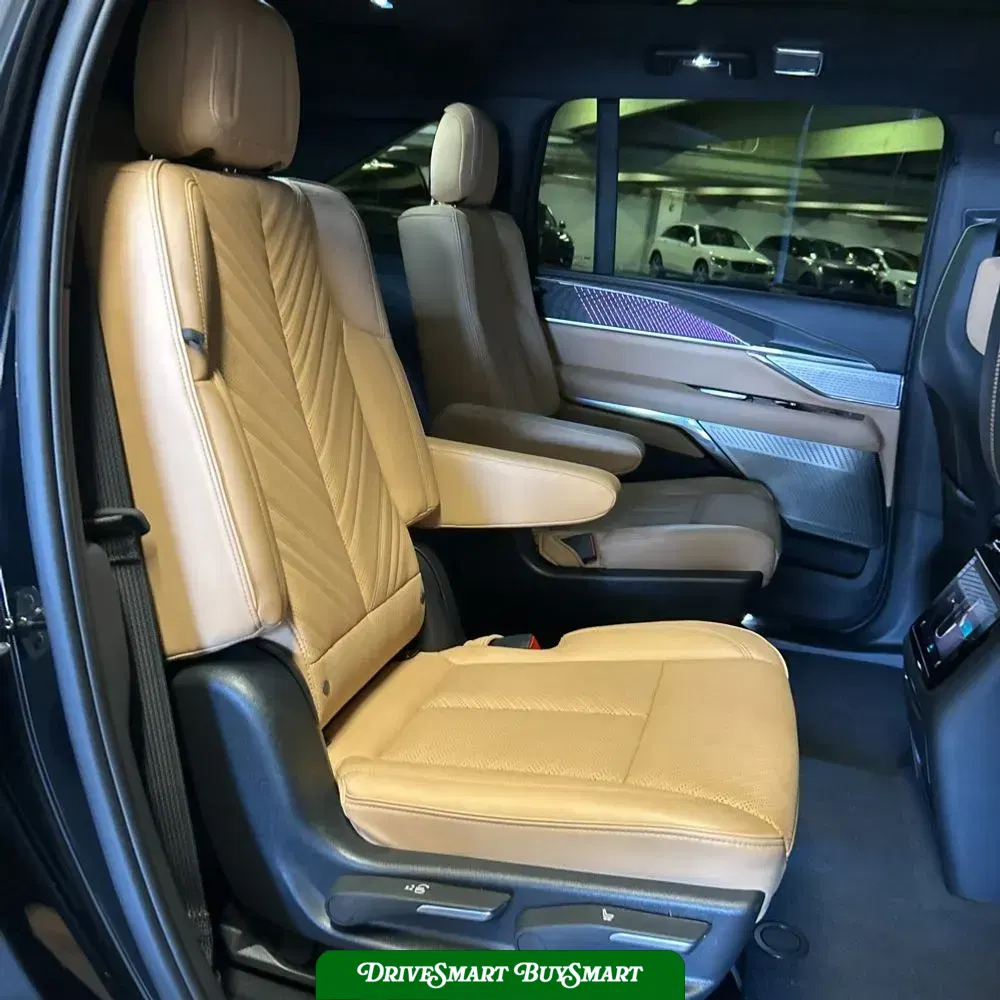2025 Cadillac Escalade IQ Sport 2