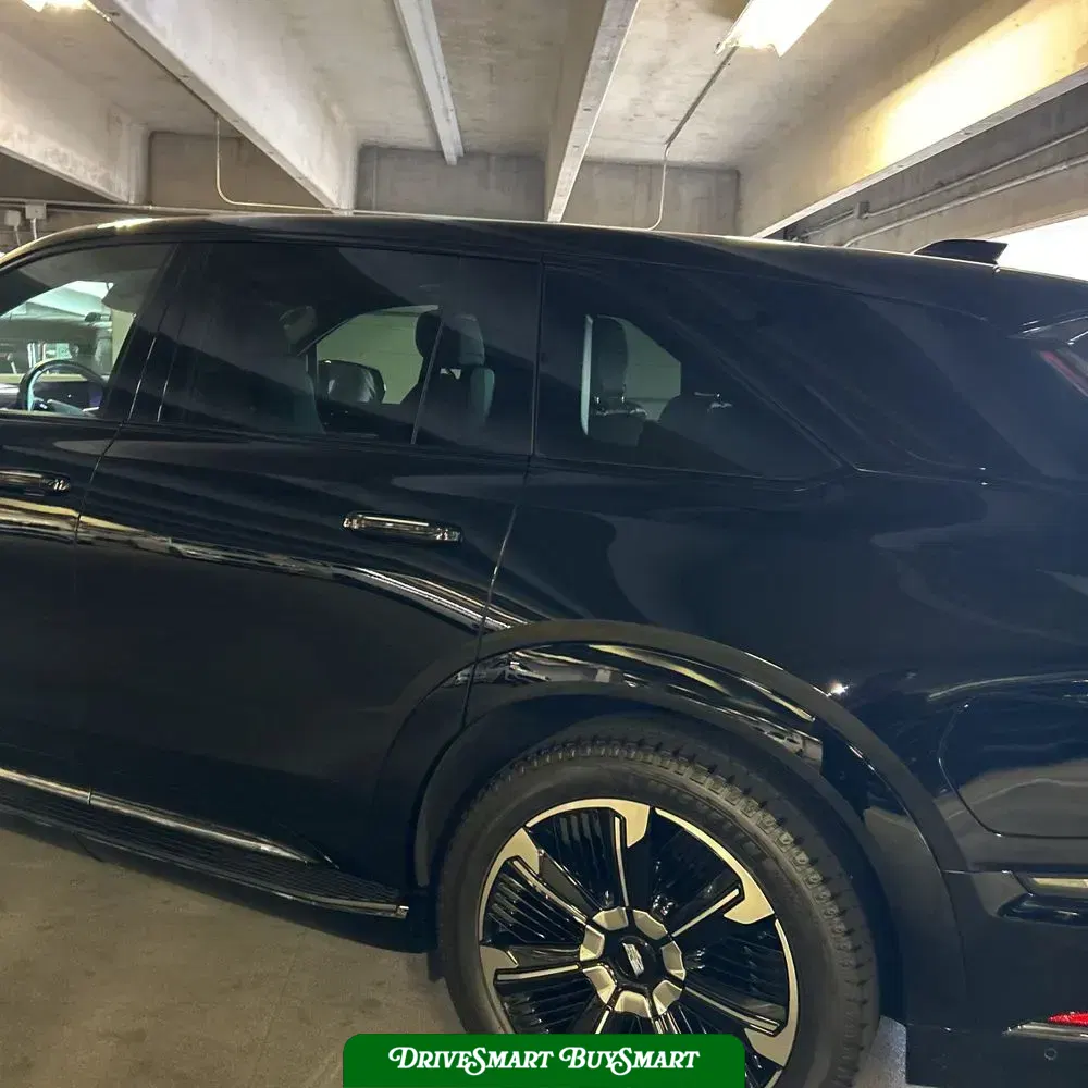 2025 Cadillac Escalade IQ Sport 2