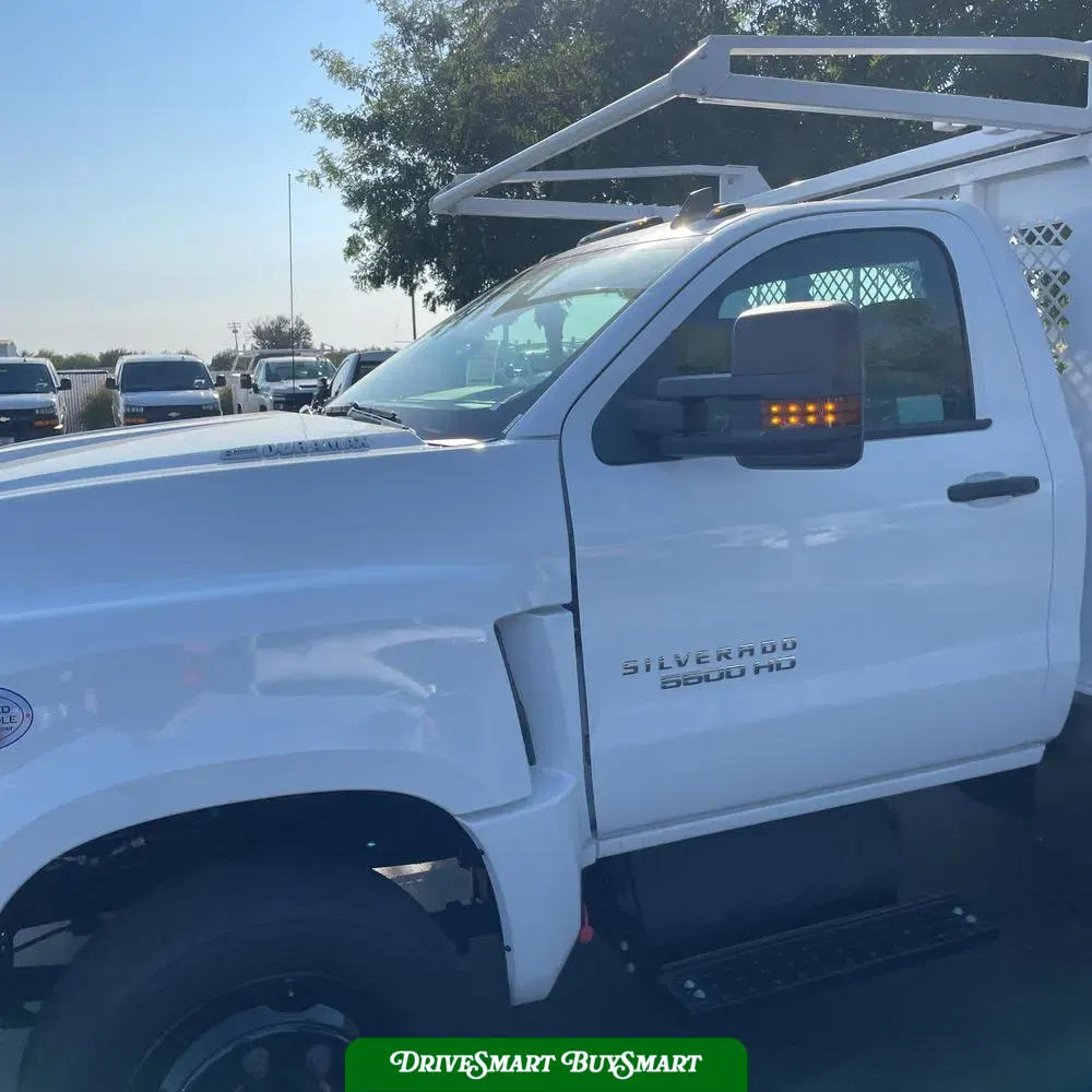 2023 Chevrolet Silverado 5500 W/T