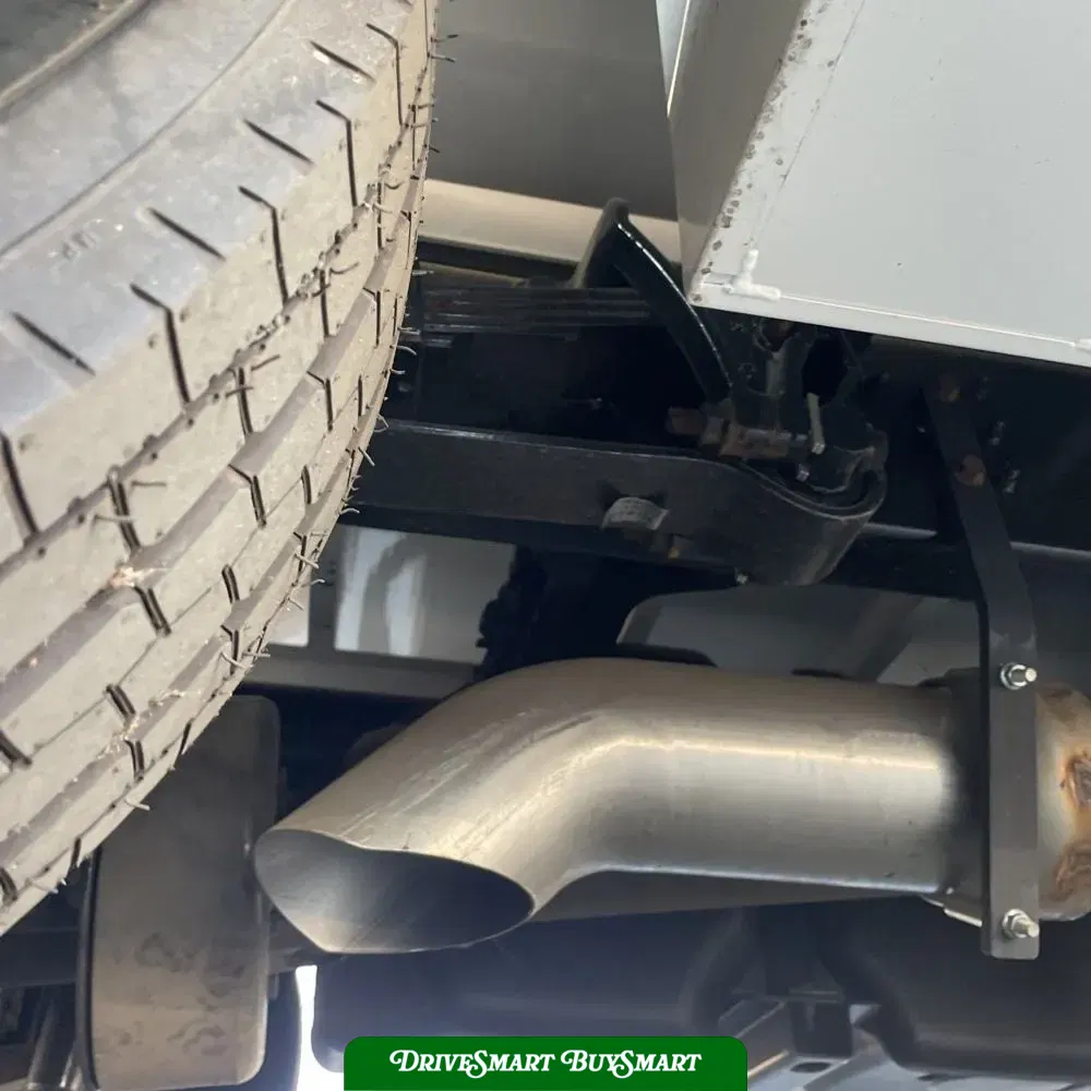 2023 Chevrolet Silverado 5500 W/T